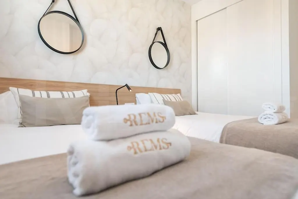 22Nd Floor Modern Urban Sky Apartment With Parking & Gym By Rems Malaga Hiszpania