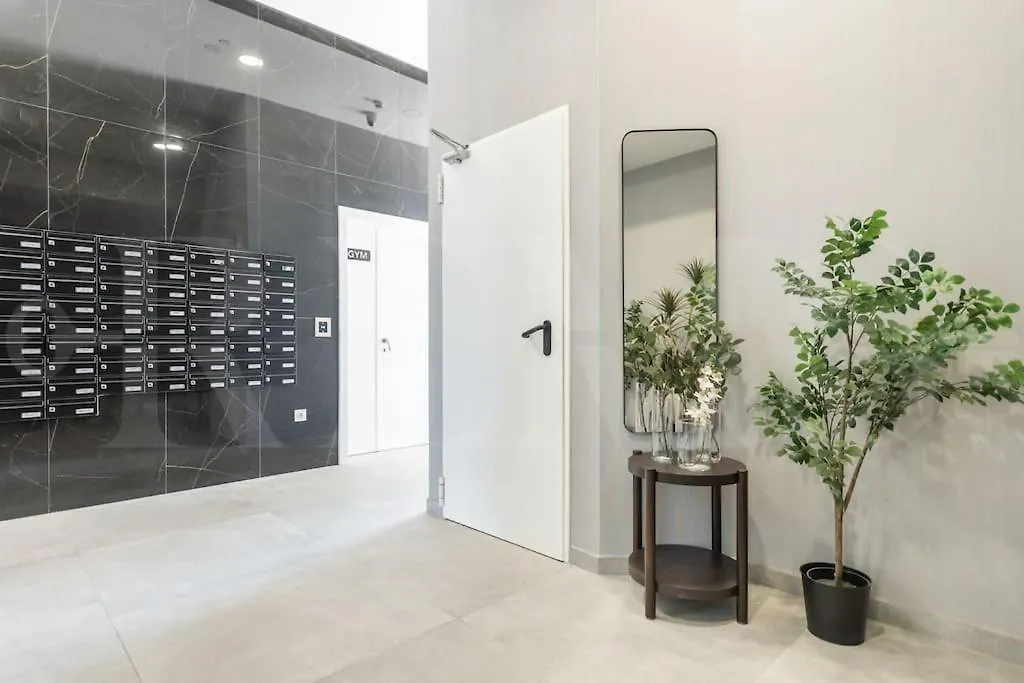 22Nd Floor Modern Urban Sky Apartment With Parking & Gym By Rems Málaga