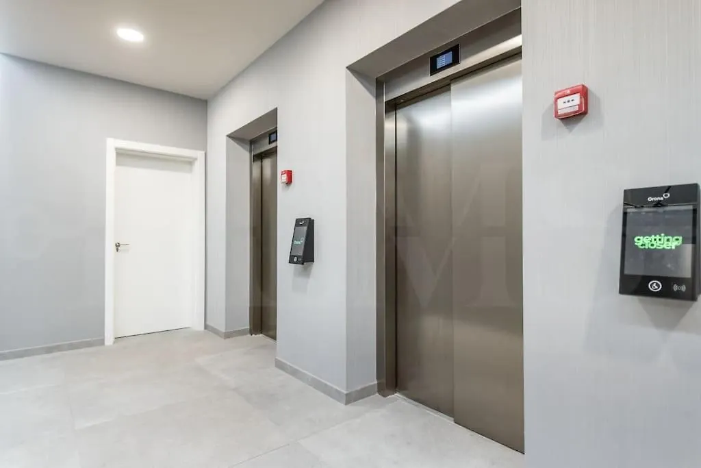 22Nd Floor Modern Urban Sky Apartment With Parking & Gym By Rems Málaga