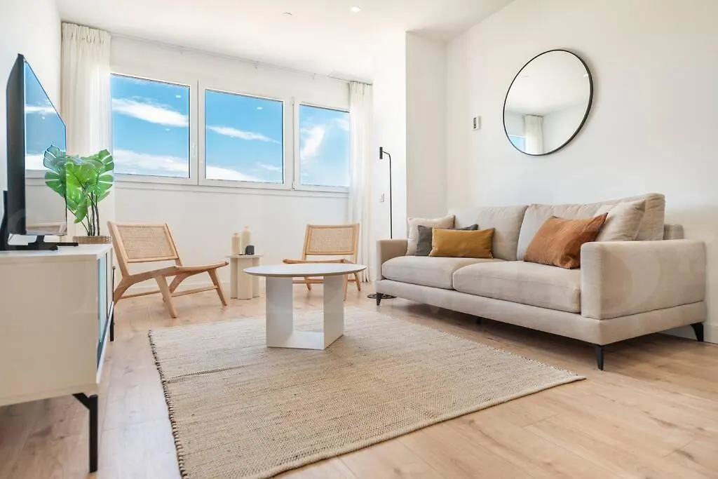 Contatos de 22Nd Floor Modern Urban Sky Apartment With Parking & Gym By Rems